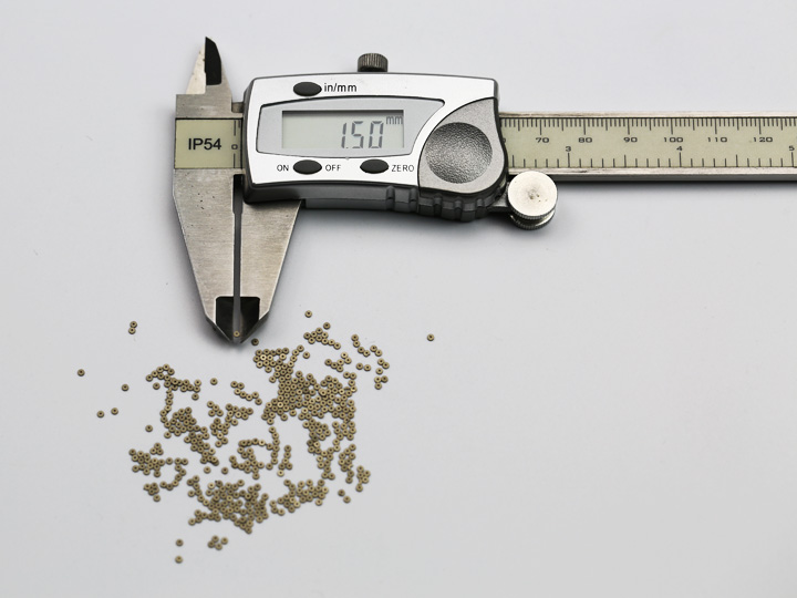 Micro precise magnet